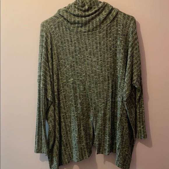 Sweater - Picture 3 of 4